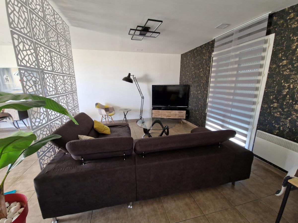 Villa Avec Piscine Sans Vis-A-Vis Caux-et-Sauzens Ngoại thất bức ảnh